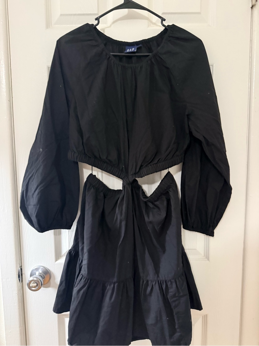 GAP Black Cutout Long Sleeve Tiered Dress